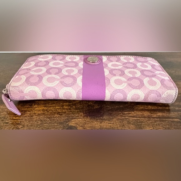 Coach Lavender Patterned Wallet-Y2K - Picture 4 of 9